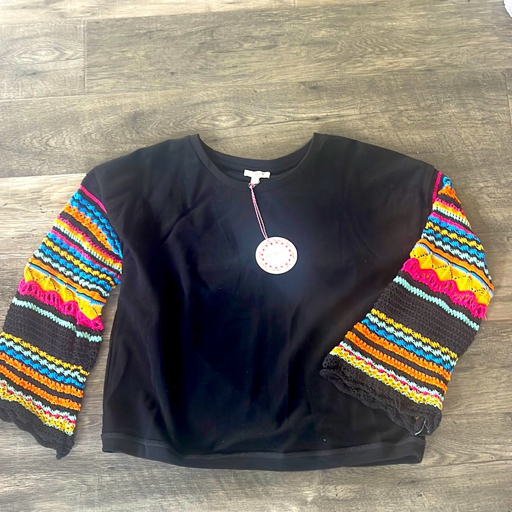Umgee black top crochet wide sleeve Womens Sz M